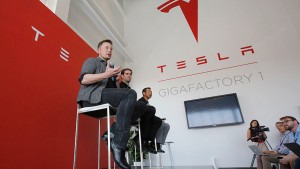 летающий автомобиль Tesla