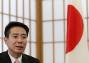 япония премьер отставка