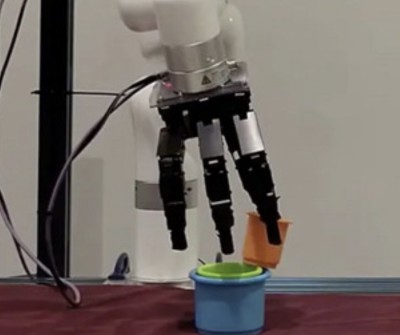 управление роботизированная рука