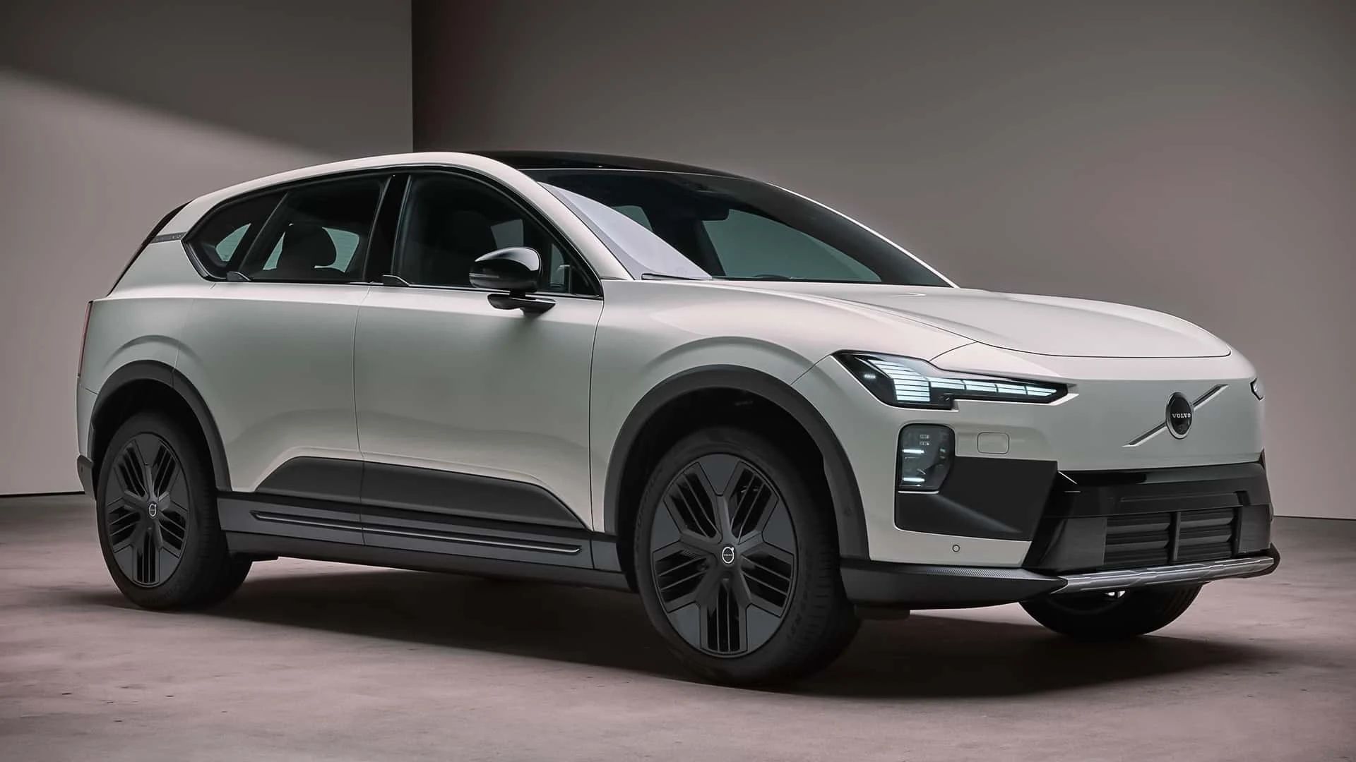 Volvo готує 13 нових моделей до 2030 року і хоче подвоїти свою частку ринку