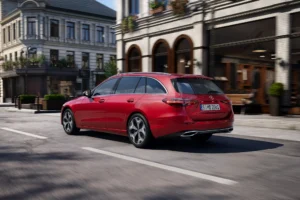 Mercedes-Benz продав на 8% менше автомобілів у третьому кварталі, але електромобілі додали 52%
