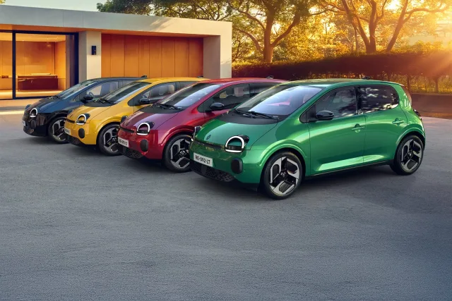 Renault показала у Парижі електричний Twingo з панорамним дахом: скільки коштує опція
